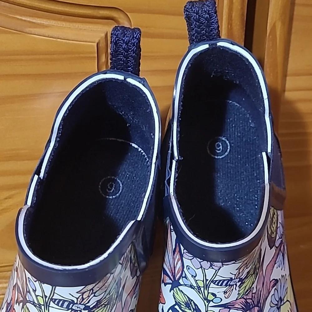 SakRoots Waterproof Floral Rain Booties 💐🌻🌷🌼🌹🌸 - Picture 6 of 10